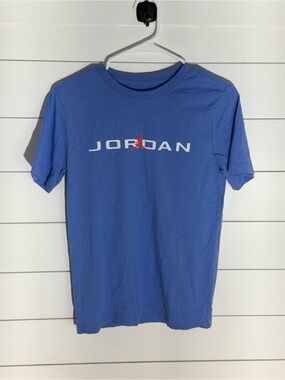 Jordan Short-Sleeve Logo Tee in Blue with Red Jumpman